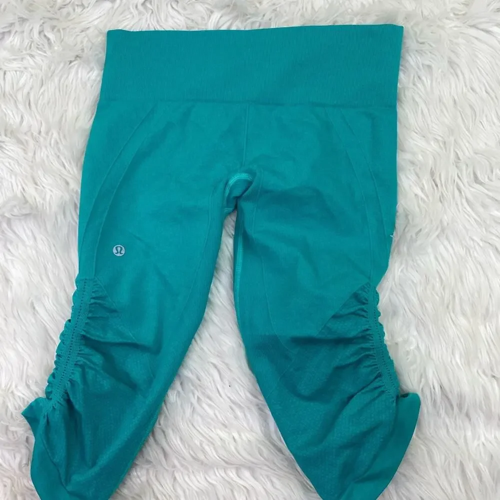 Lululemon In The Flow Crop II Heathered Teal Size 8‎